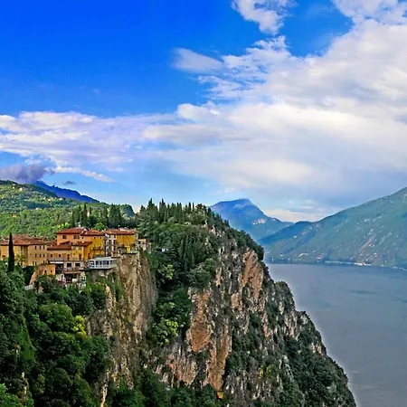 Ulivi Sul Garda Garden By Gardadomusmea Apartman Tremosine